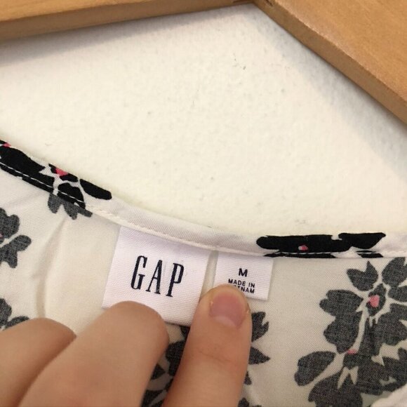 GAP Patterned V-Neck Blouse White Black Floral Boho Long Sleeve Tie Neck Blouse - Picture 5 of 8